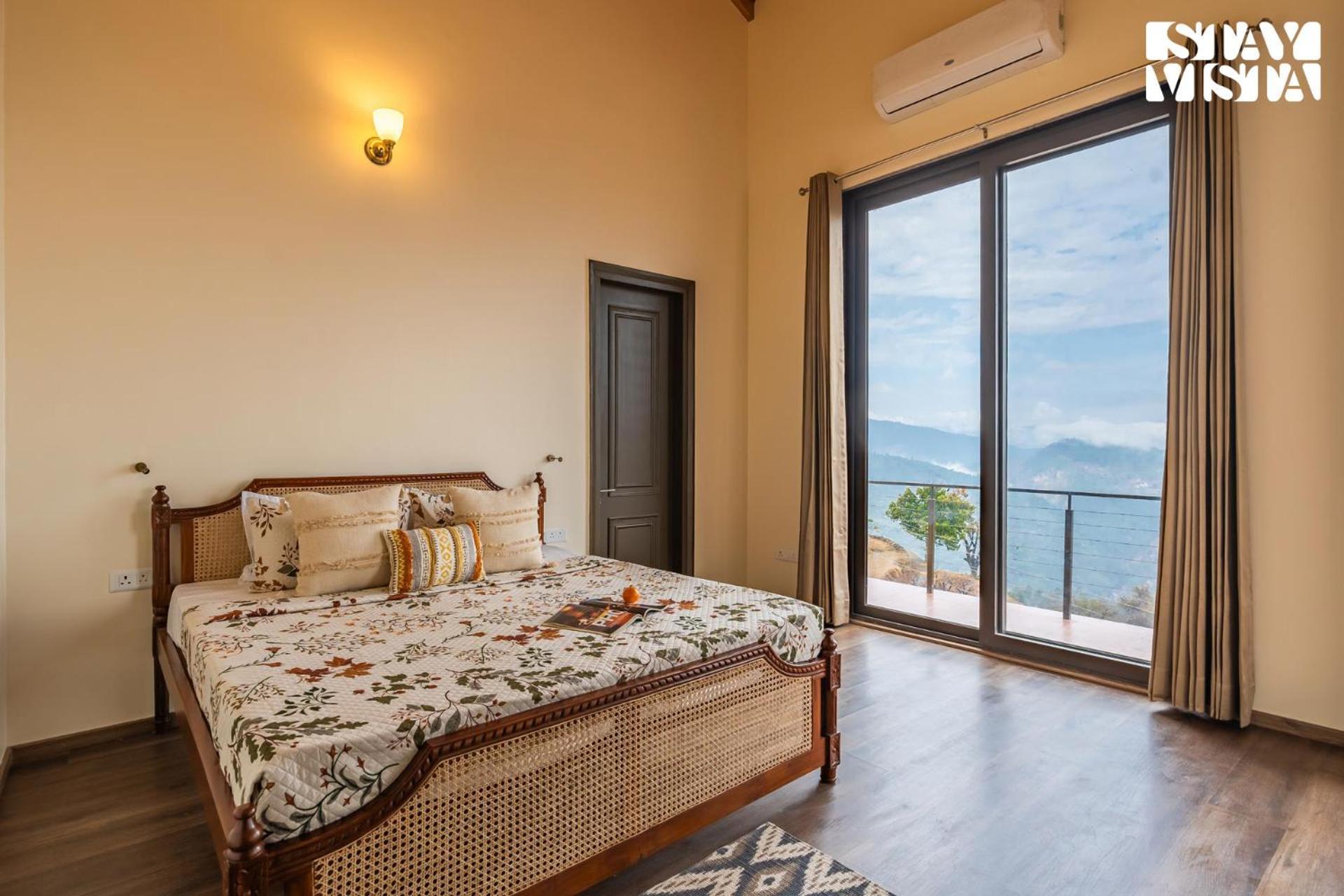 Stayvista At Amulyam Villa With Lawn & Bonfire Mukteshwar Exterior photo